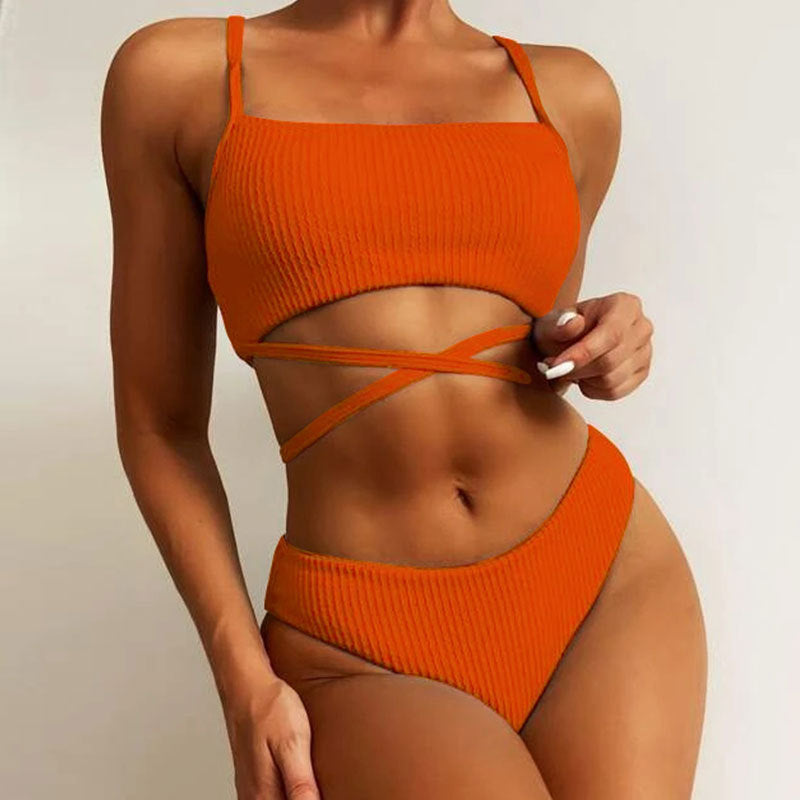 Damen Hochgeschnittener Ripp-Bikini mit Kreuzdetails EB
