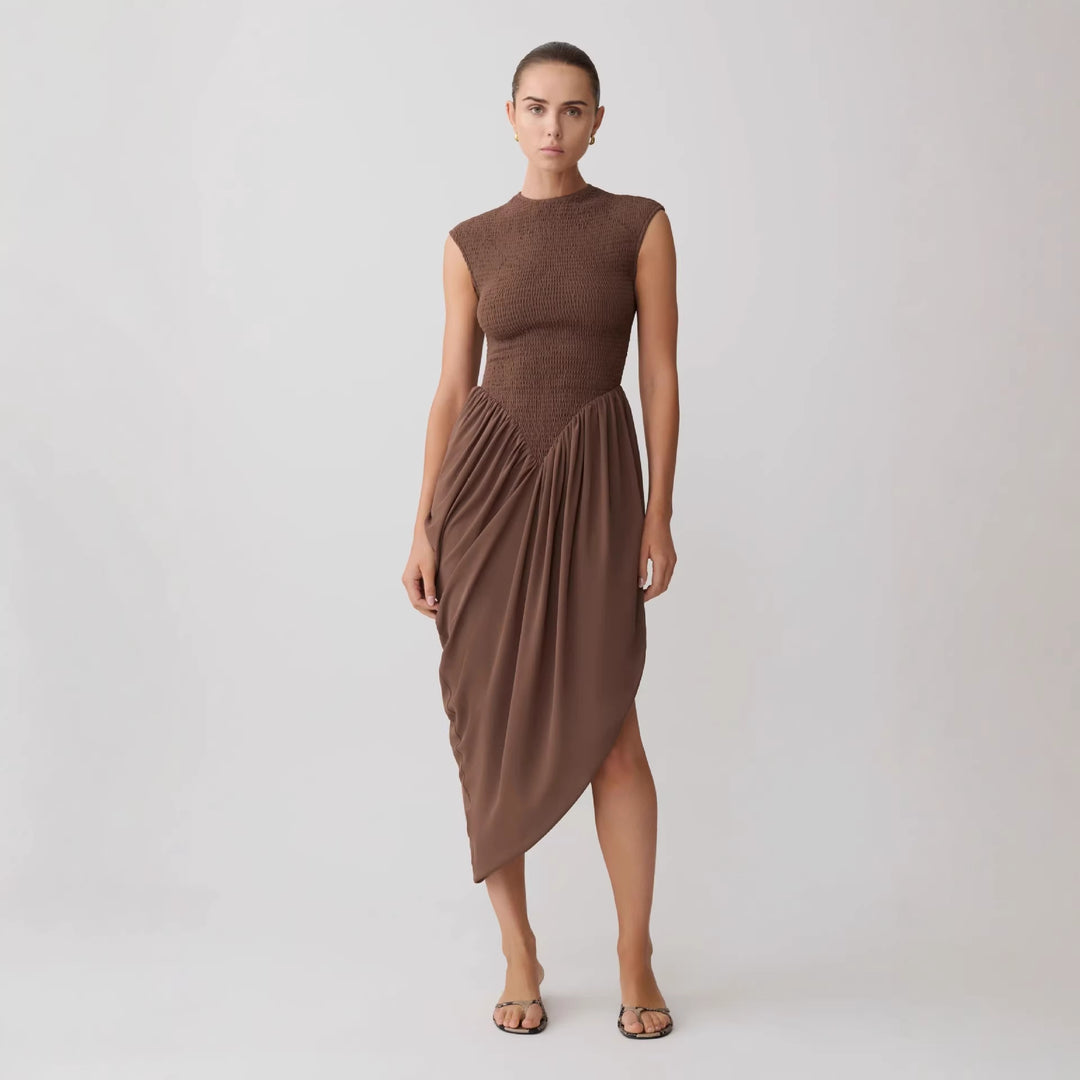Damen Elegantes asymmetrisches Kleid mit strukturiertem Oberteil und fließendem Rock EB