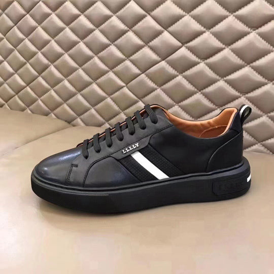 Herren Sneaker mit modischen Akzenten von EB