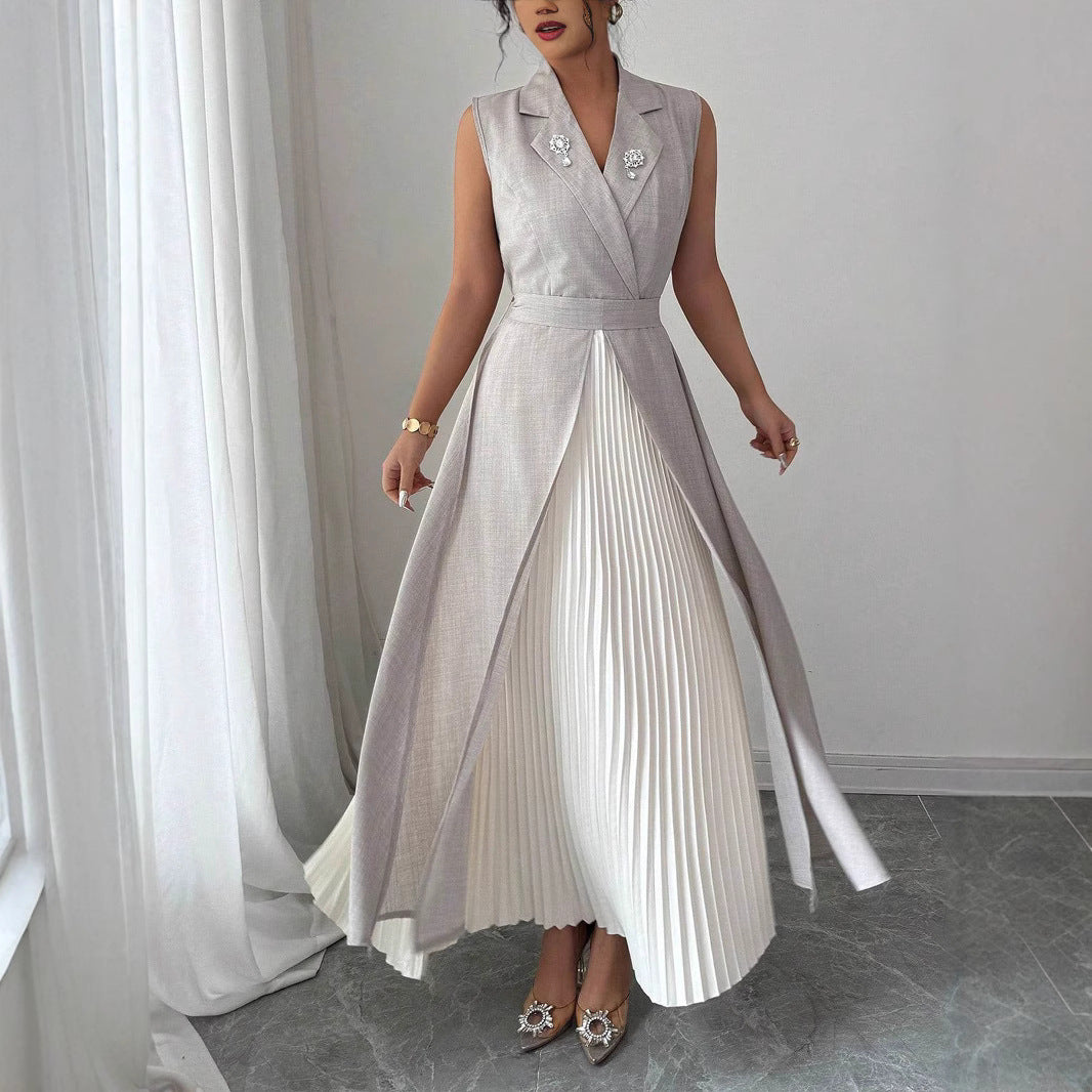 Damen Elegantes Kleid mit plissierten Details EB