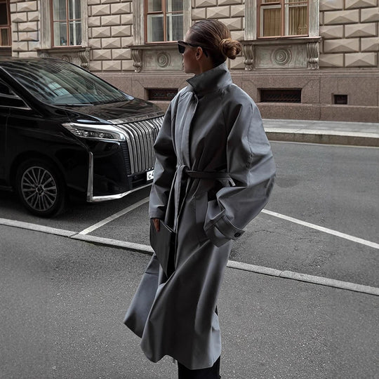Damen eleganter Trenchcoat mit zeitgemäßen Schnitt EB