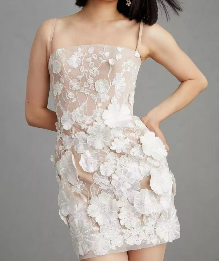 Damen Spitzenelegantes Cocktailkleid mit floralen 3D-Applikationen EB