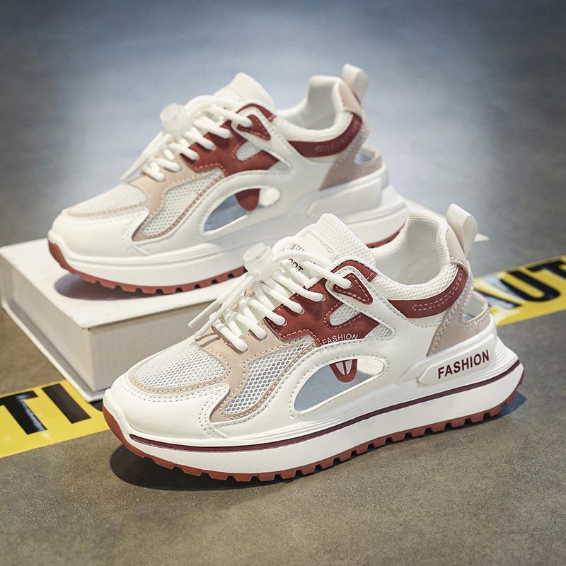 Damen Sportliche Sneakers mit luftiger Mesh-Oberfläche und dämpfender Sohle EB