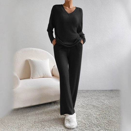 Damen Bequemer Strickanzug im modernen Rippdesign EB