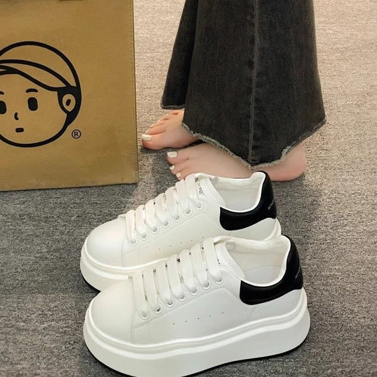 Damen Trendige Sneakers mit hohem Komfort und modischem Design EB