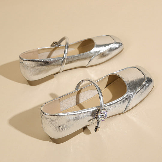 Damen Ballerinas mit dekorativem Riemen und glänzendem Finish EB