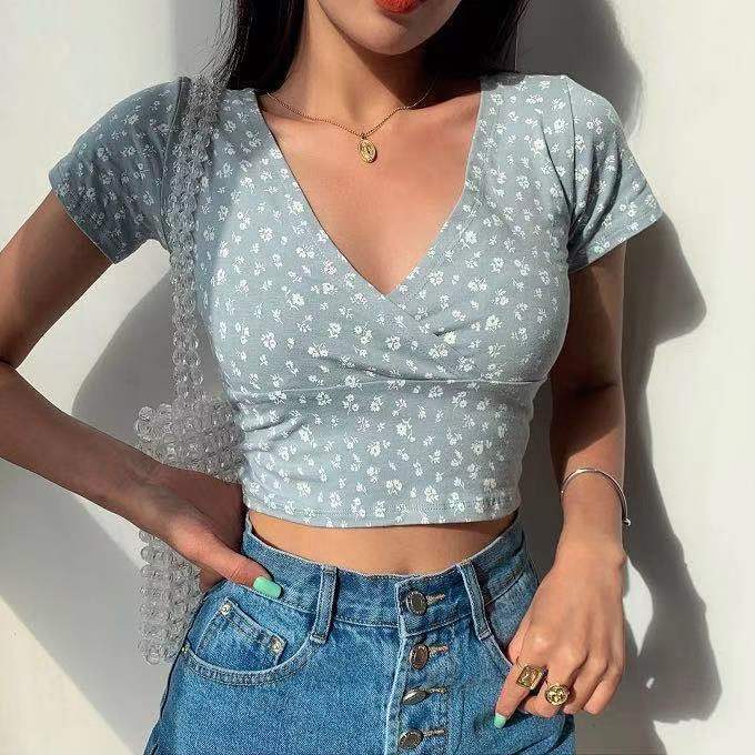 Damen Crop-Top mit floralem Muster und elegantem V-Ausschnitt EB