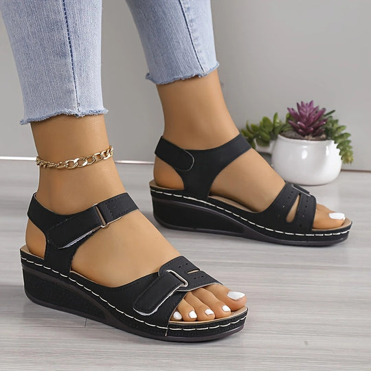 Damen Keilsandalen mit verstellbaren Riemen und anatomischem Fußbett EB