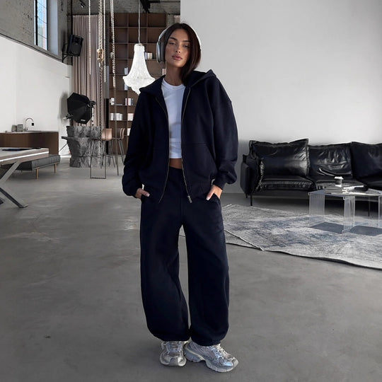 Damen lässiges Zip-Lounge-Set mit übergroßer Kapuzenjacke und taillierter Relax-Jogginghose Eichborn Berlin