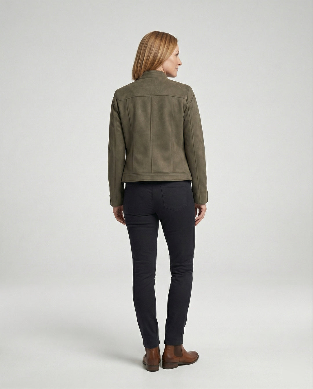 Damen kurze Velourslederjacke mit markanten Teilungsnähten hohem Stehkragen und Zweiwege-Reißverschluss EB