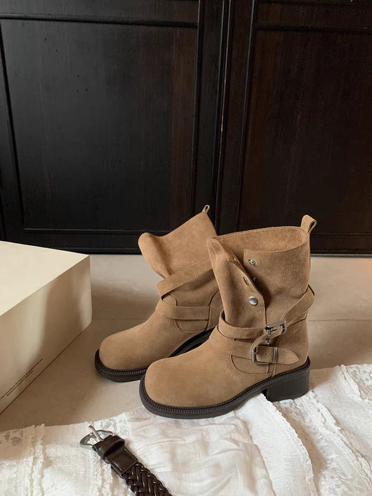 Damen Leder Stiefeletten mit dekorativem Riemen und robustem Blockabsatz EB