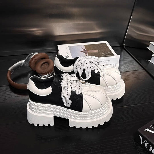 Damen Chunky Schuhe mit auffälligem Profil und robustem Obermaterial EB