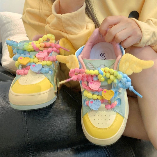 Damen Stylische Sneakers mit verspielten Applikationen und farbenfrohen Details EB