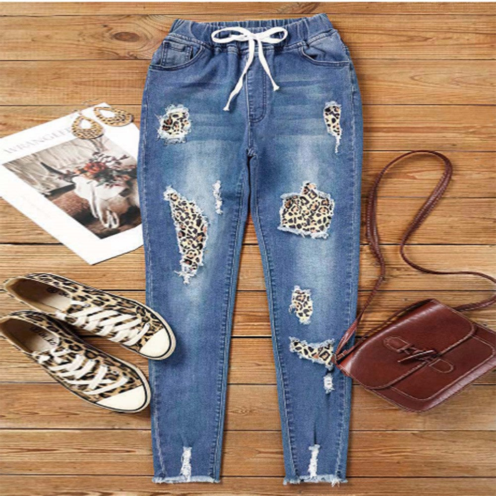 Damen Jeans mit lässigem Leo-Print und Destroyed-Details EB