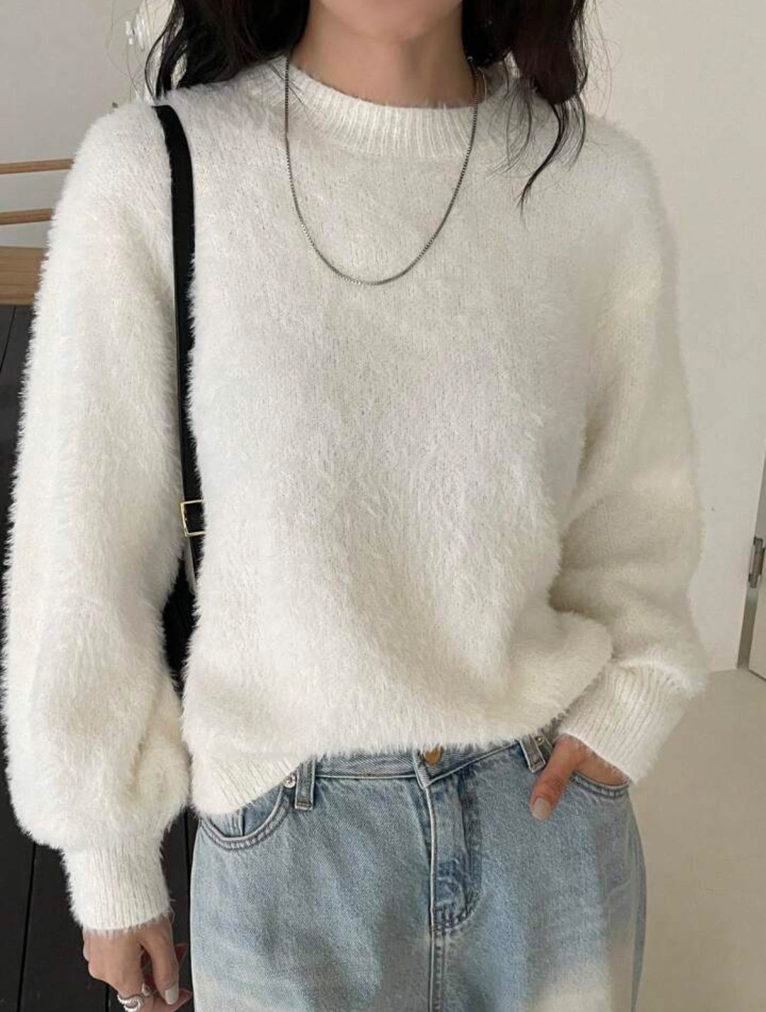 Damen Kurzgeschnitteter Flauschpullover mit Ballonärmeln und Rundhalsausschnitt EB