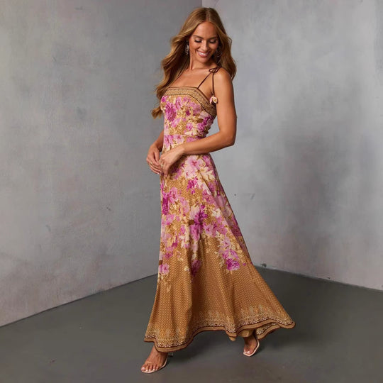 Damen Maxikleid im romantischen Bohemian-Stil mit floralen Akzenten und verstellbaren Trägern EB