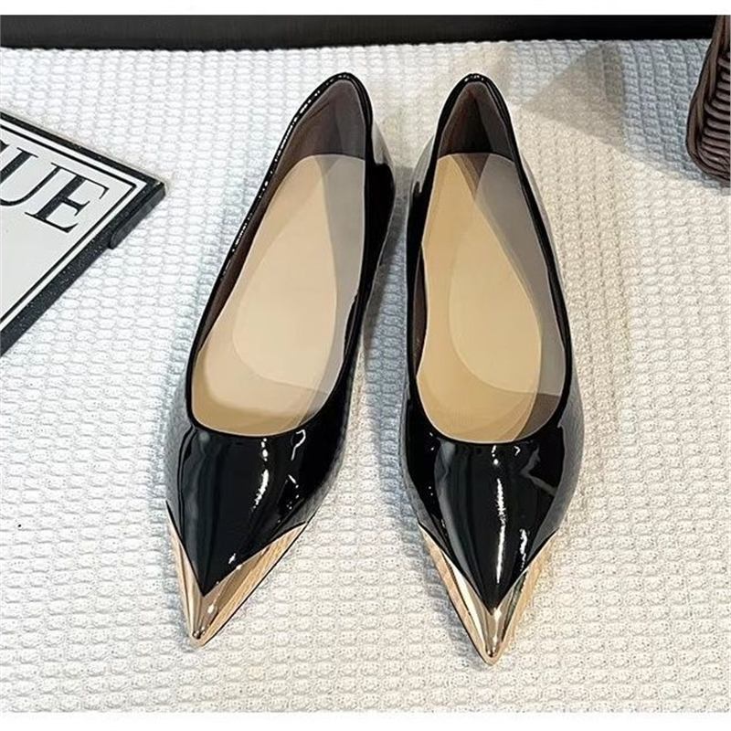 Damen elegante spitze Ballerina-Pumps mit glänzendem Metallic-Akzent EB