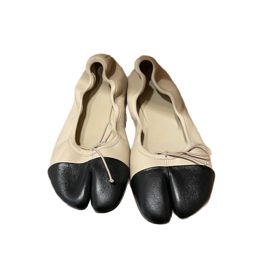 Damen Ballerinas mit abgerundetem Zehenbereich und schnürbarem Detail EB