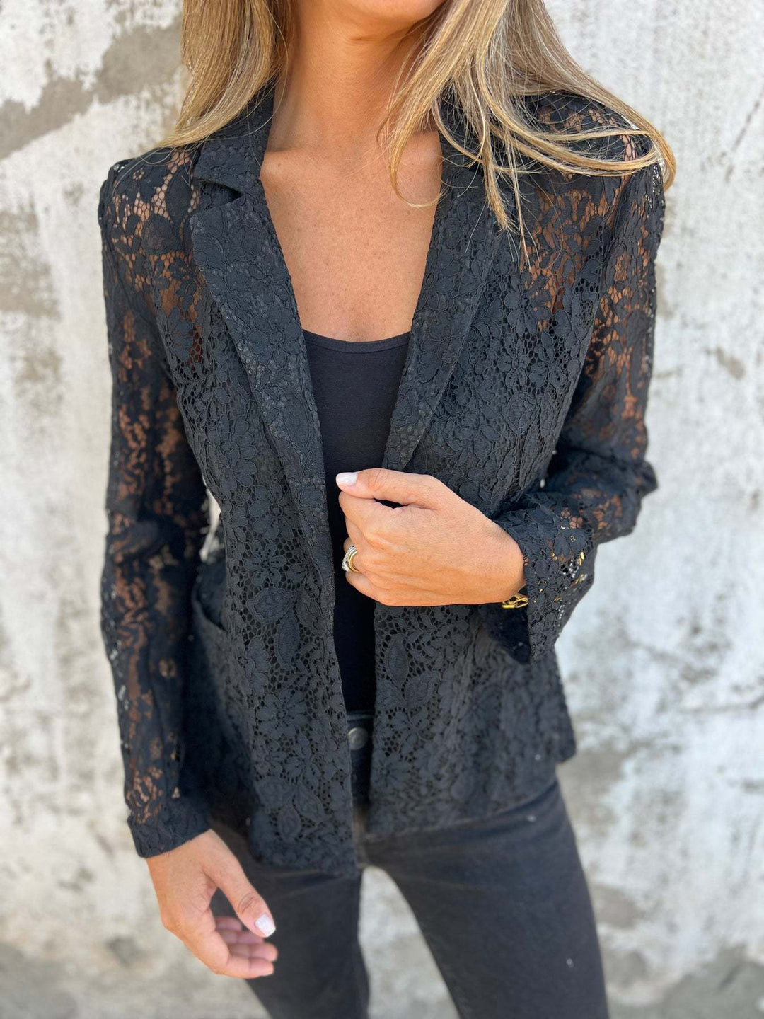 Damen Spitzenblazer mit femininen Details EB