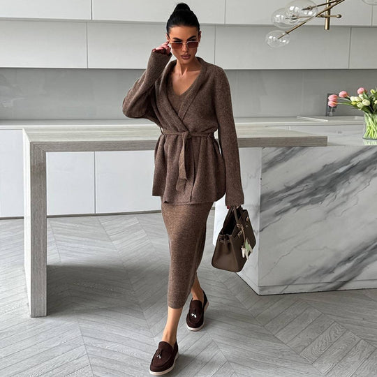 Damen elegantes Strick-Ensemble mit Wickeljacke und Bleistiftrock EB