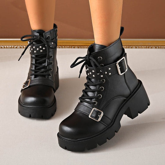 Damen nan robuste Schnür-Bikerboots mit Ziernietriemen, seitlichem Reißverschluss und profilierter Plateausohle EB