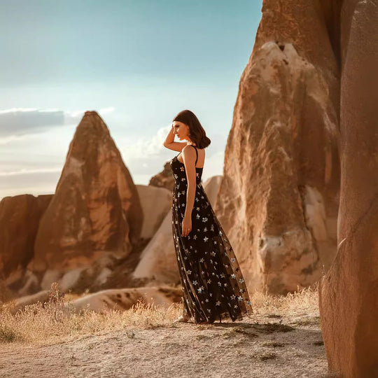 Damen Elegantes Abendkleid aus transparentem Stoff mit Sternenapplikationen EB