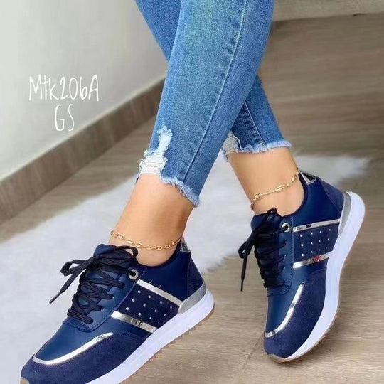 Damen  Plateausneaker mit Glanzbesatz und gepolstertem Komfortfußbett EB