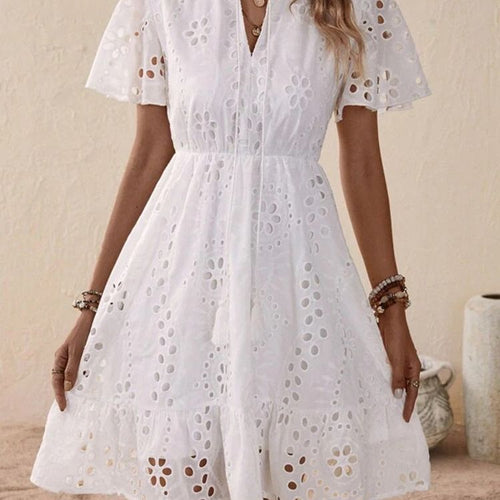 Damen Freizeitkleid mit Lochmuster und lockerer Passform EB