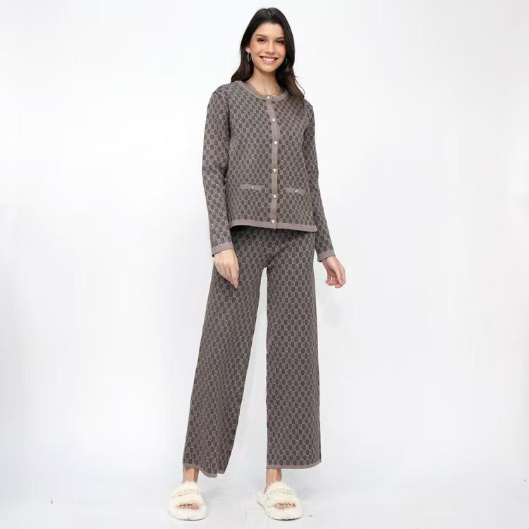 Damen Pyjama-Set mit modernem Karomuster und durchgehender Knopfleiste EB