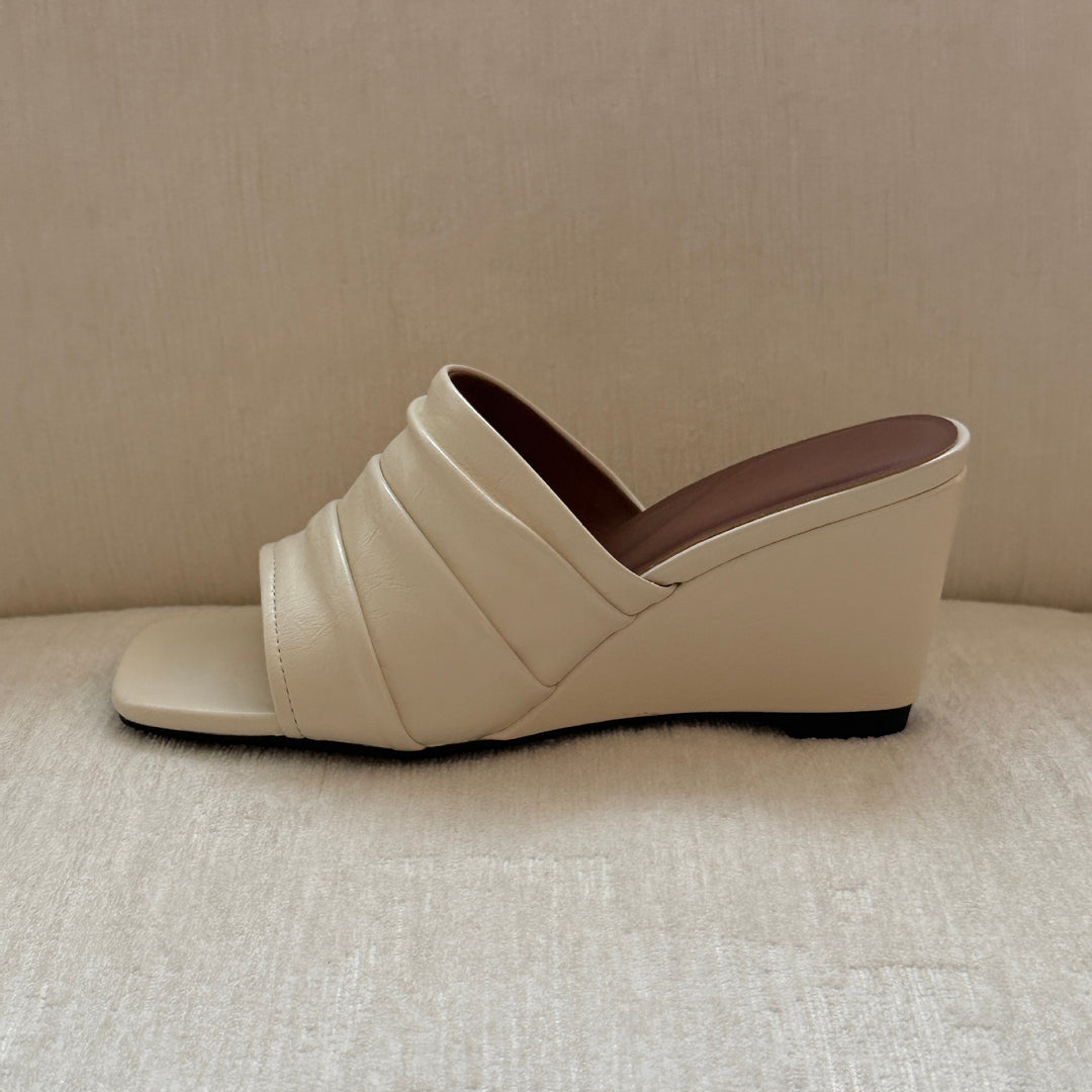 Damen Komfortable Plateau-Sandalen mit geschlossenen Zehen und elegantem Riemen EB