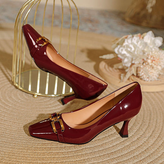 Damen Pumps mit geschmackvollem quadratischem Zehenbereich und eleganter Schnallenapplikation EB