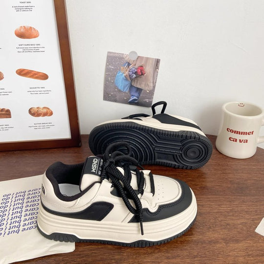 Damen Sportliche Sneakers mit stabiler Sohle und atmungsaktiver Oberflächenstruktur EB