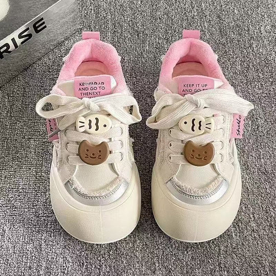 Damen Sneakers mit flauschigem Innenfutter und verspieltem Schnürsystem EB