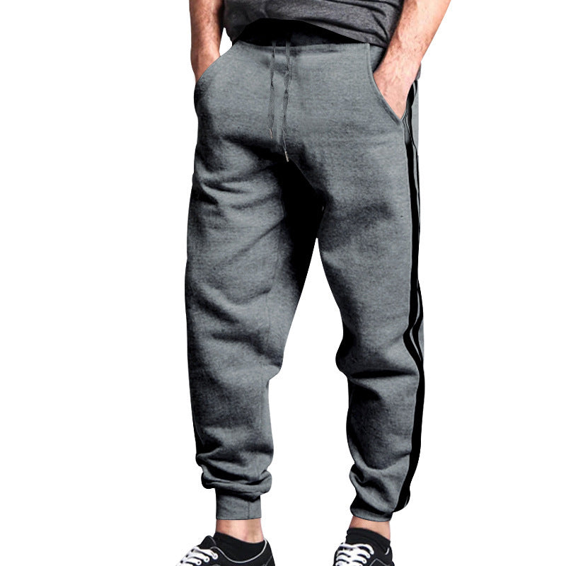 Herren Relaxed-Fit Jogginghose mit seitlichem Kontraststreifen, Elastikbund & Kordelzug EB