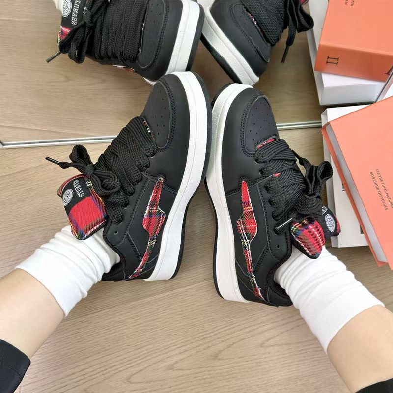 Damen Sportliche Sneaker mit kariertem Detail und rutschfester Sohle EB