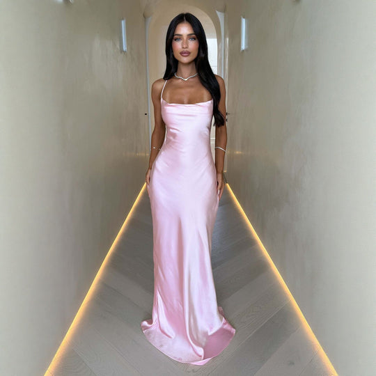 Damen Elegantes Satinabendkleid mit spaghettiträgern und fließendem Schnitt EB
