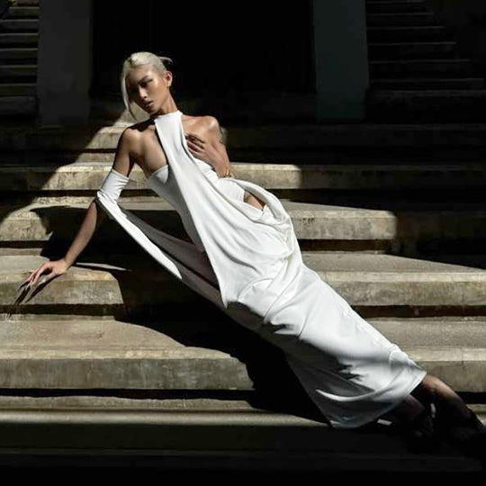 Damen Stilvolles Abendkleid mit asymmetrischem Schnitt und eleganten Drapierungen EB
