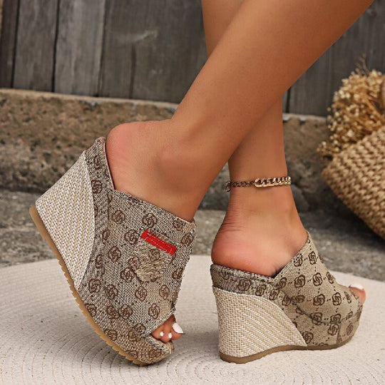 Damen Wedge-Pantoletten mit Denim-Obermaterial und raffiniertem Keilabsatz EB