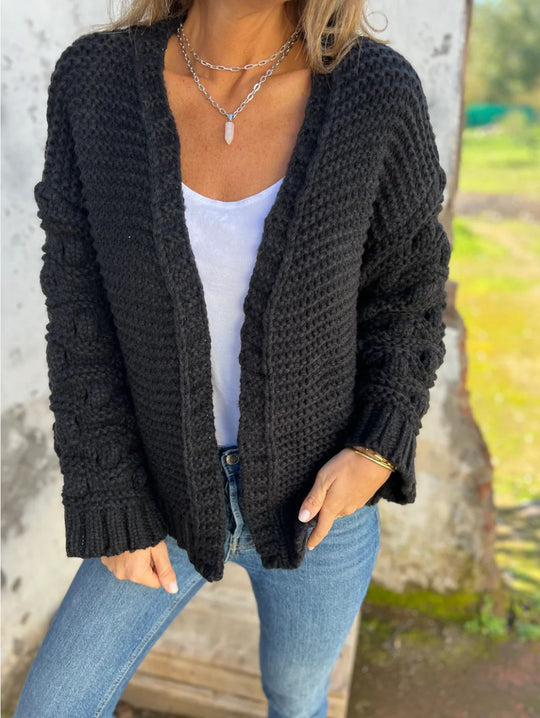 Damen Strickjacke mit floralem Design und oversize Passform EB