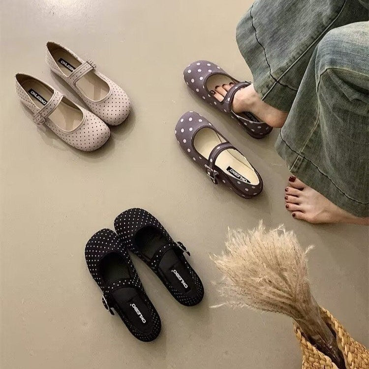 Damen Ballerinas mit verstellbarem Riemchen und perforierter Oberfläche EB