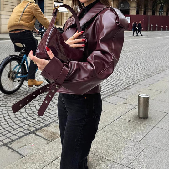 Damen Kunstlederjacke im Oversized-Design mit Riemen und neuen Details EB