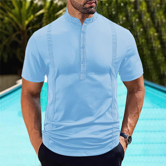 Herren nan Kurzarm-Stehkragenshirt mit verdeckter Knopfleiste, Zierpaspeln und figurbetonter Silhouette EB