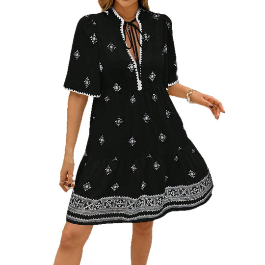 Damen Kurzarm Kleid mit verspieltem Schnitt und Spitze EB