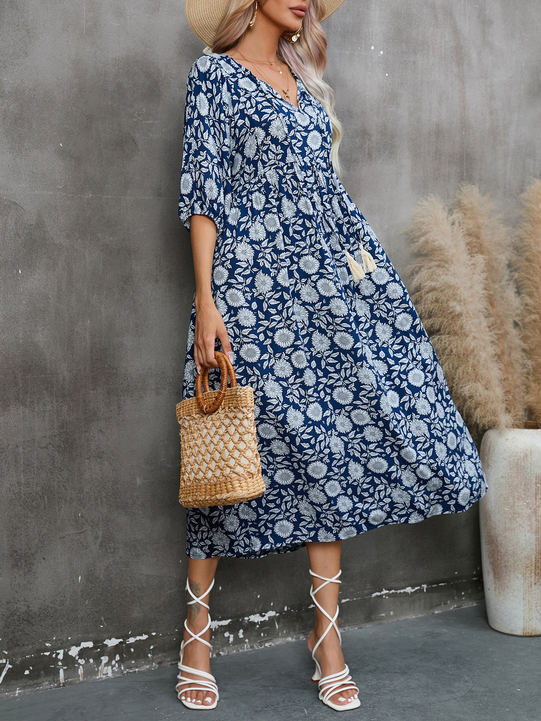 Damen Maxikleid mit grafischem Blumendesign und schwingendem Saum EB
