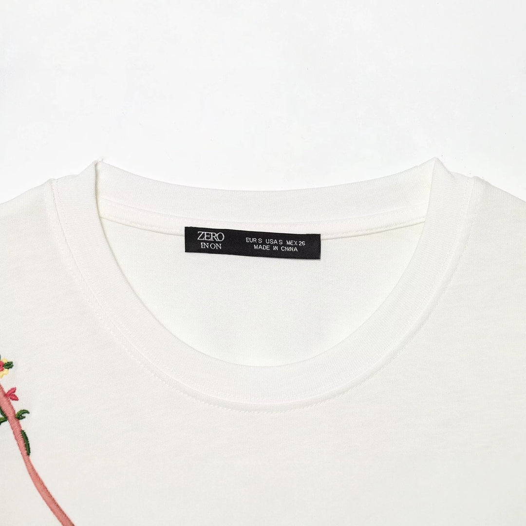 Damen T-Shirt mit feiner Stickerei und einzigartigen Drucken EB