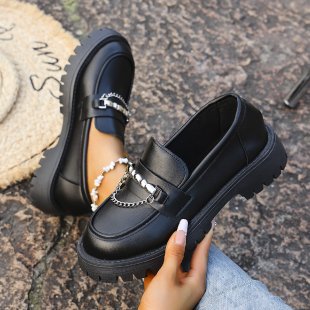 Damen Loafers mit dekorativer Kettenapplikation und robustem Profil EB