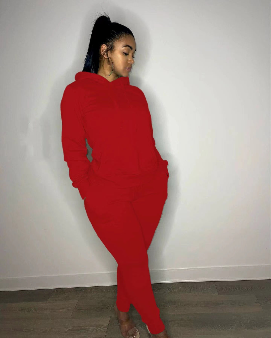Damen nan tailliertes Hoodie- und Jogginghose-Set mit Kängurutasche, hohem Komfortbund und gerippten Knöchelbündchen EB
