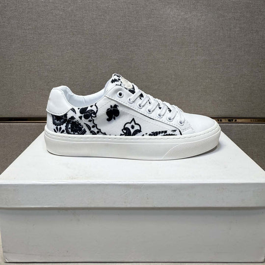 Damen Sneakers mit einzigartigem floralen Muster und komfortabler Gummisohle EB