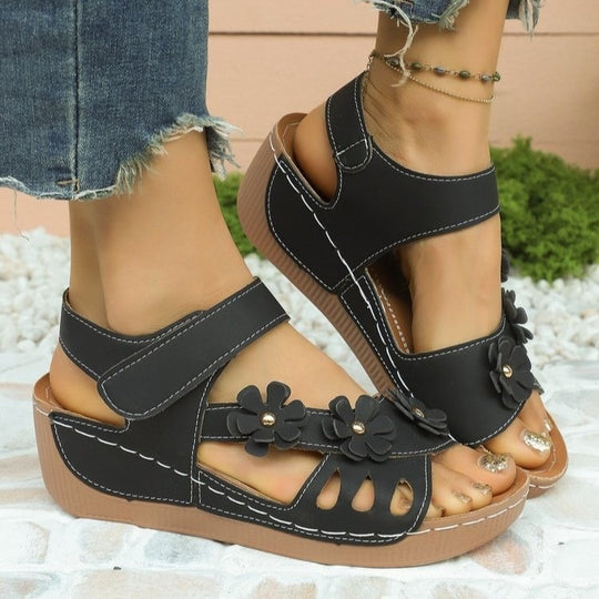 Damen Komfortable Sandalen mit floralem Dekor und verstellbarem Riemendesign EB