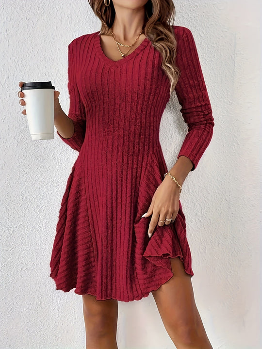 Damen Strickkleid mit raffiniertem Rüschendesign und schmeichelndem Schnitt EB